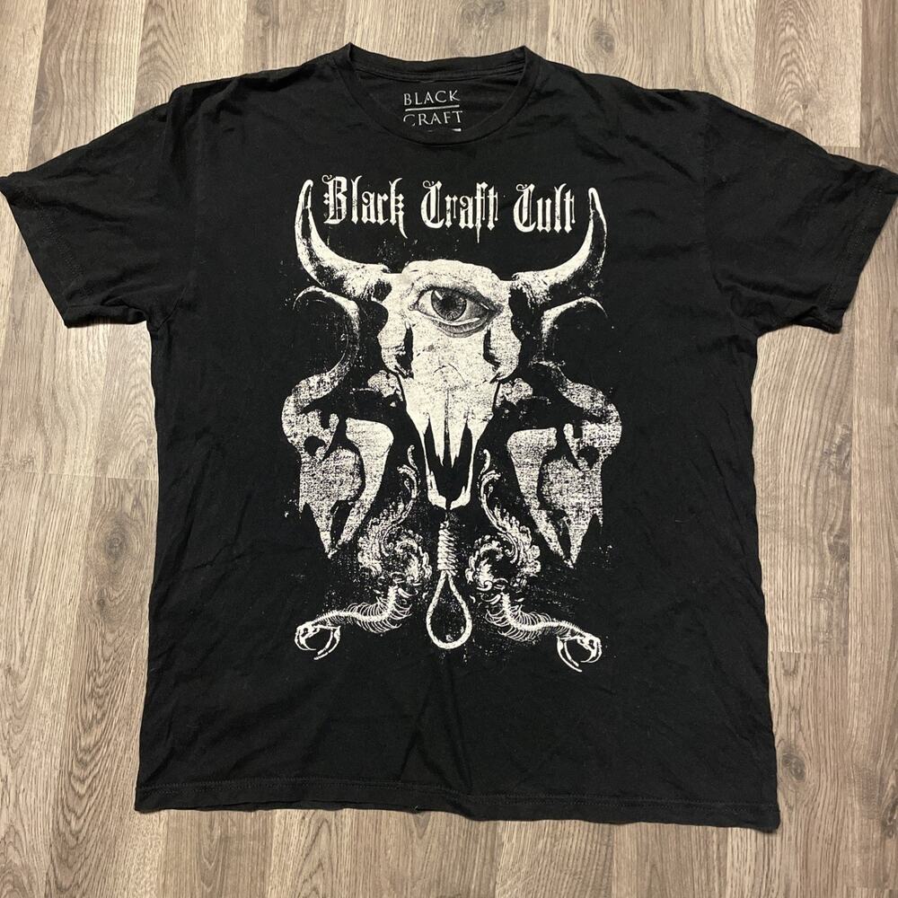 Black Craft Cult Goth Graphic Tee Shirt Occult Skull Snake Size L Large (23x28)